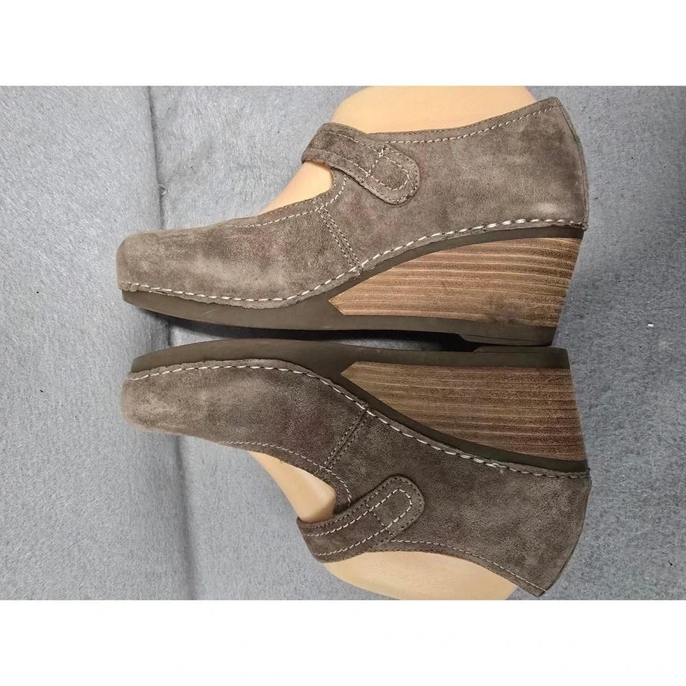 Dansko Womens Taupe Suede Mary Jane Wedge Heels Buckle Strap Size 39 US 8.5-9